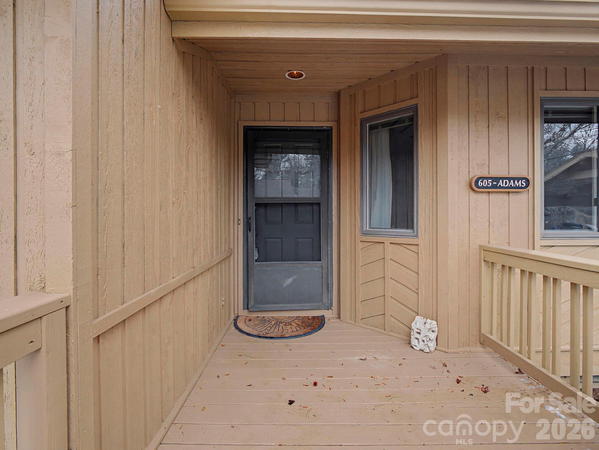 605 Red Oak Drive Property Photo 6
