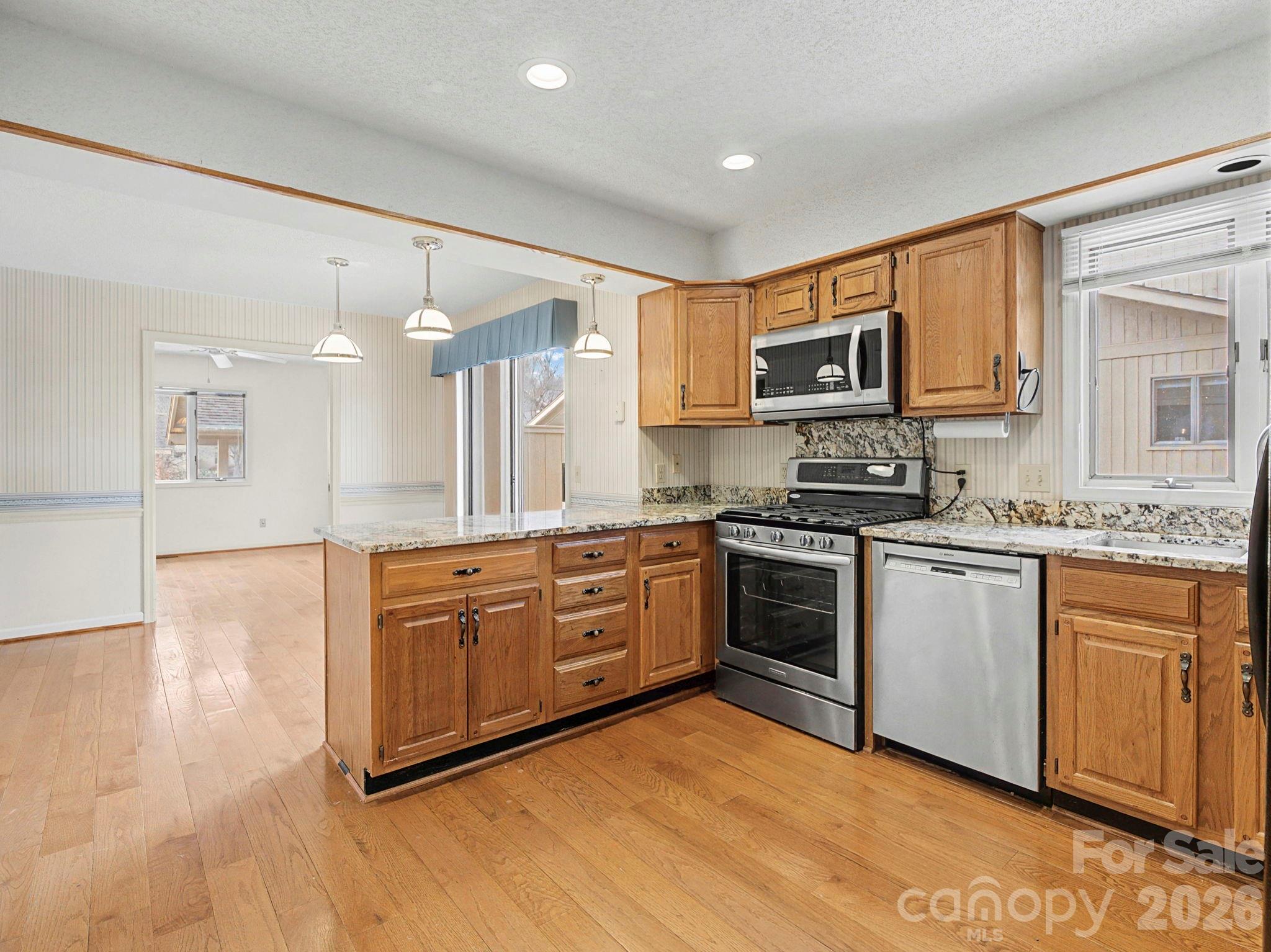 605 Red Oak Drive Property Photo 11