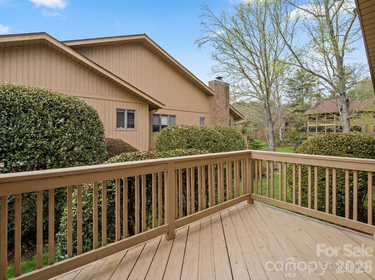 605 Red Oak Drive Property Photo 16