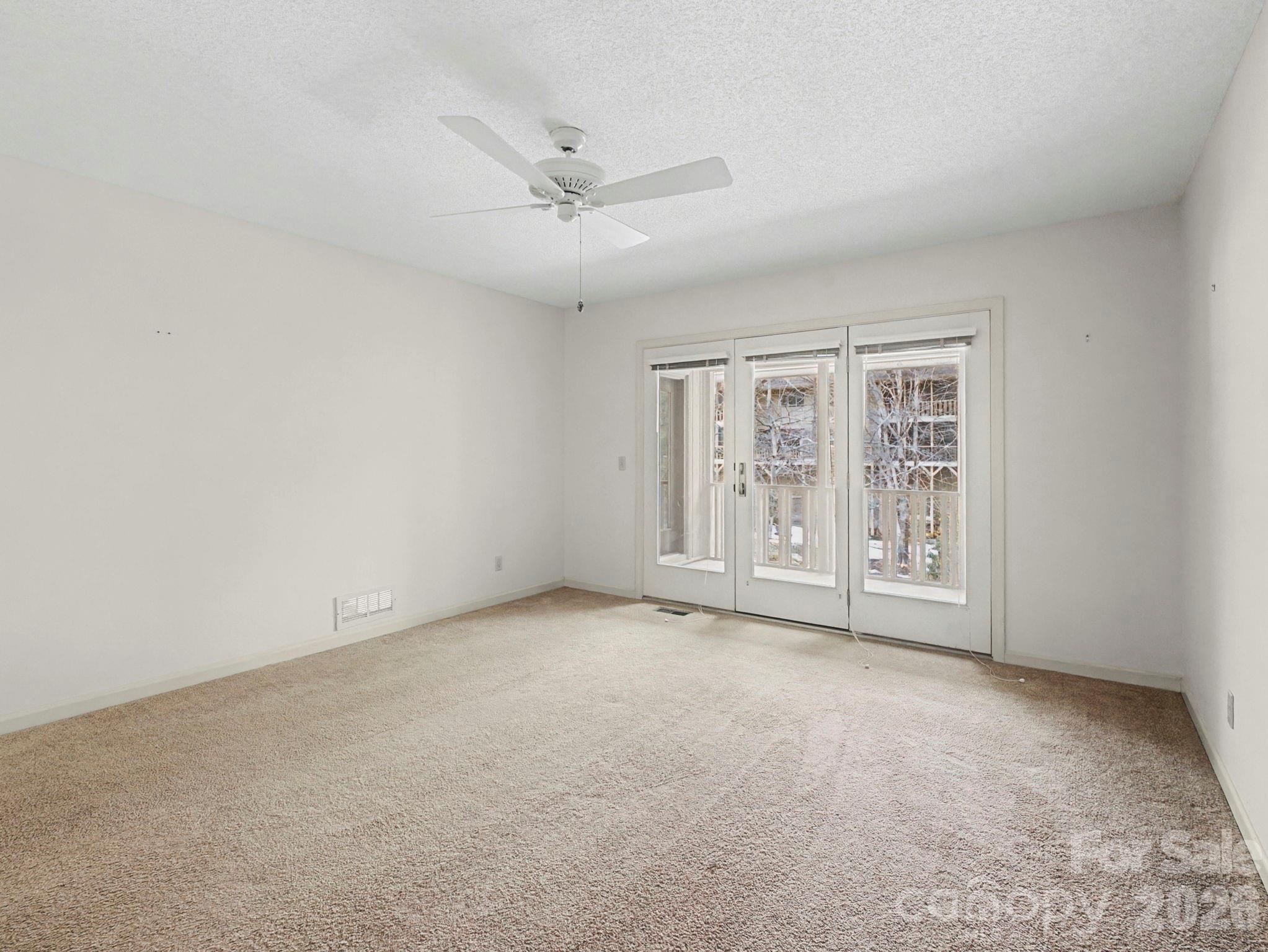 605 Red Oak Drive Property Photo 24