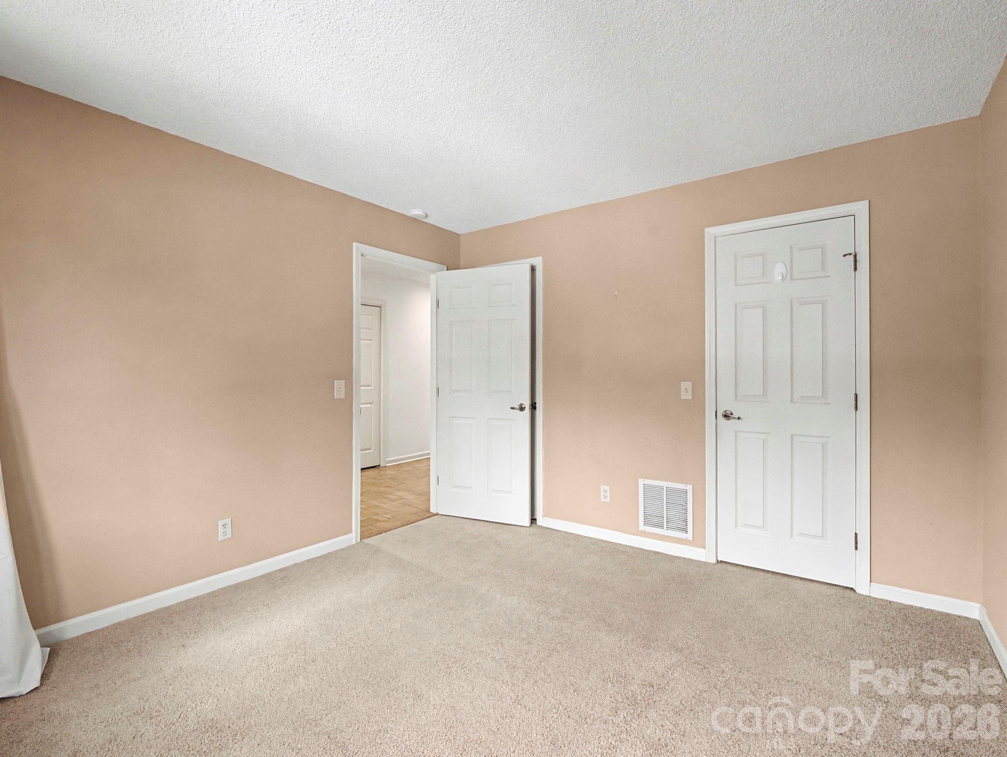 605 Red Oak Drive Property Photo 32