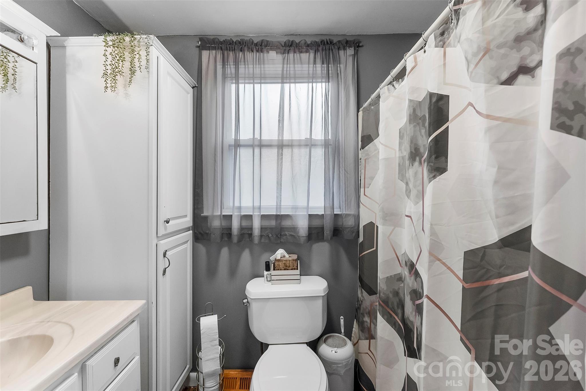 107 Oakland Road Property Photo 9