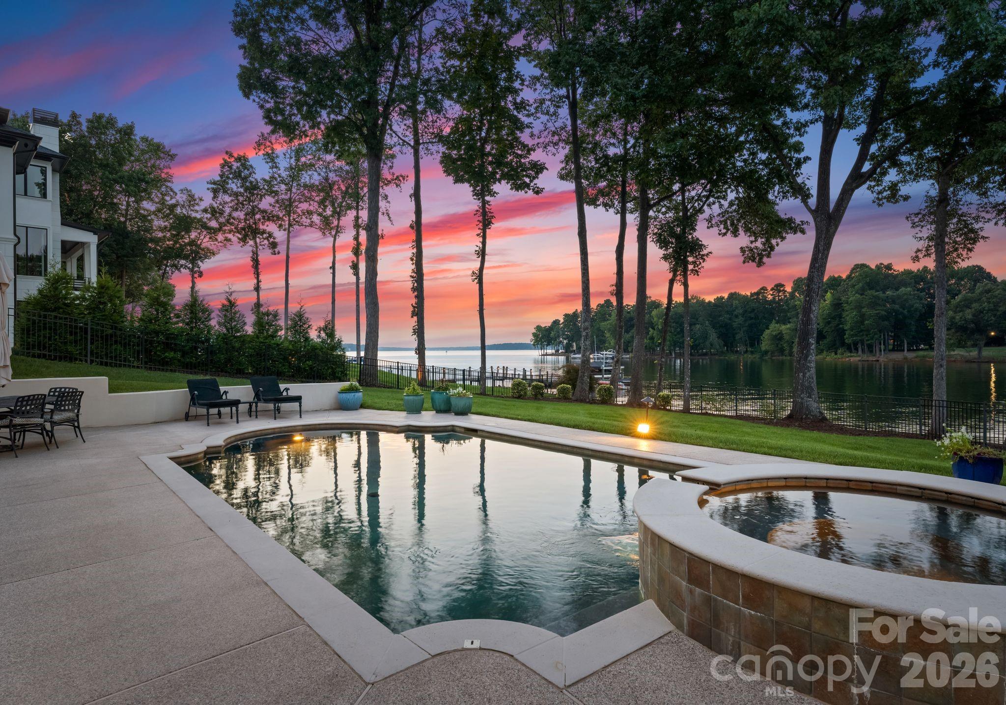 124 Lightship Drive Property Photo 3