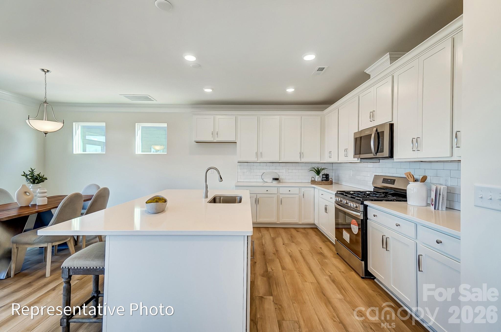 2809 Ashton Park Lane Property Photo 9