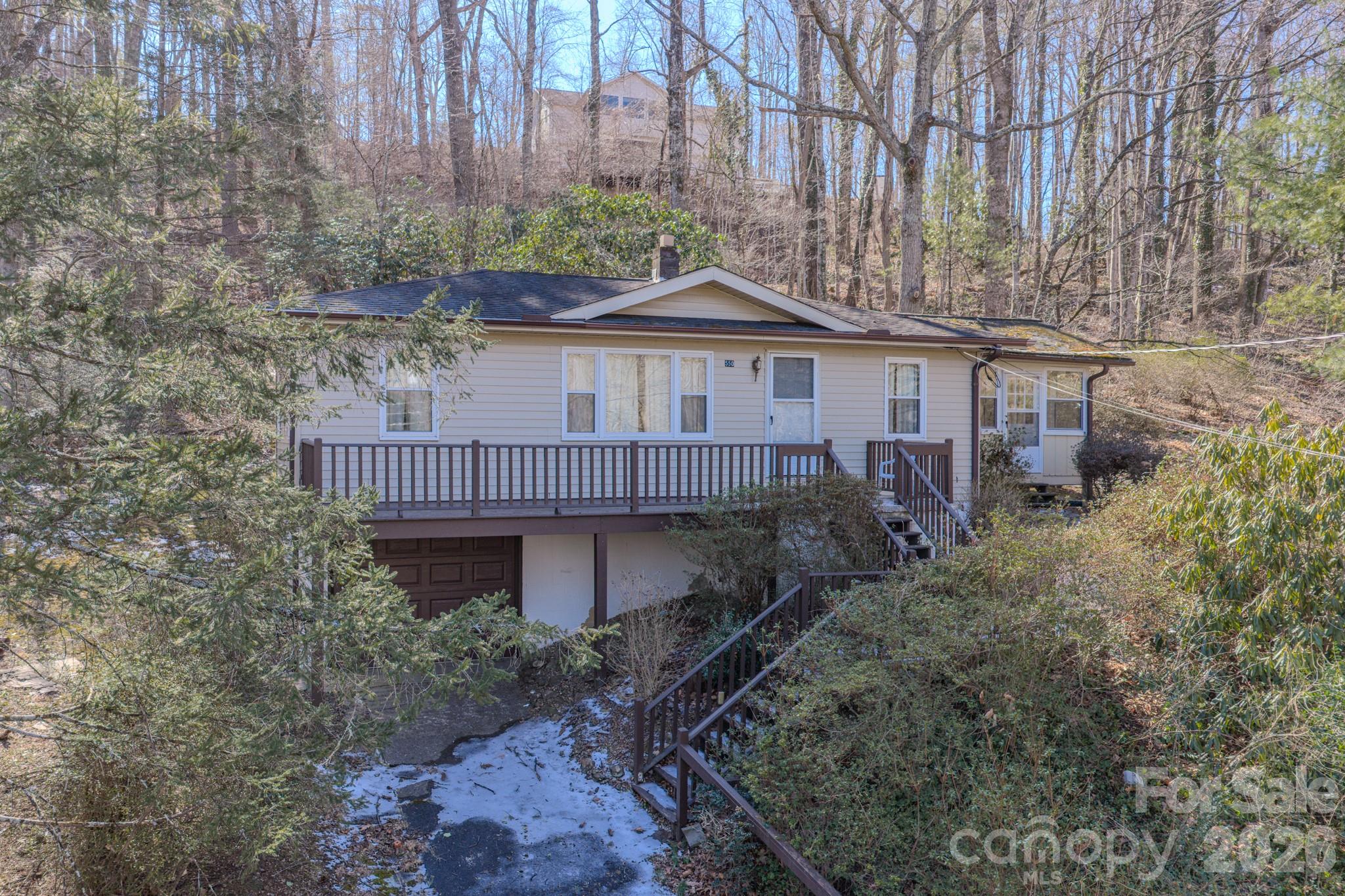 550 Saluda Street Property Photo 1