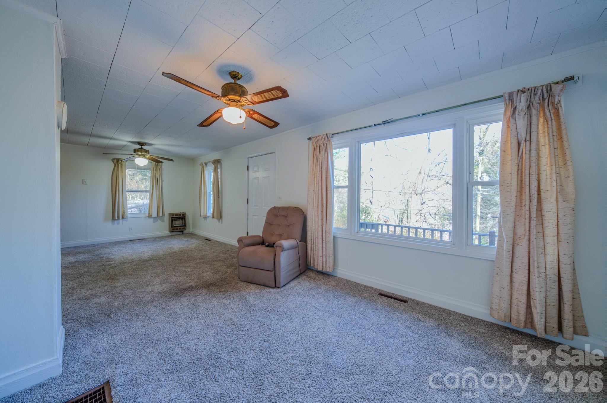 550 Saluda Street Property Photo 6