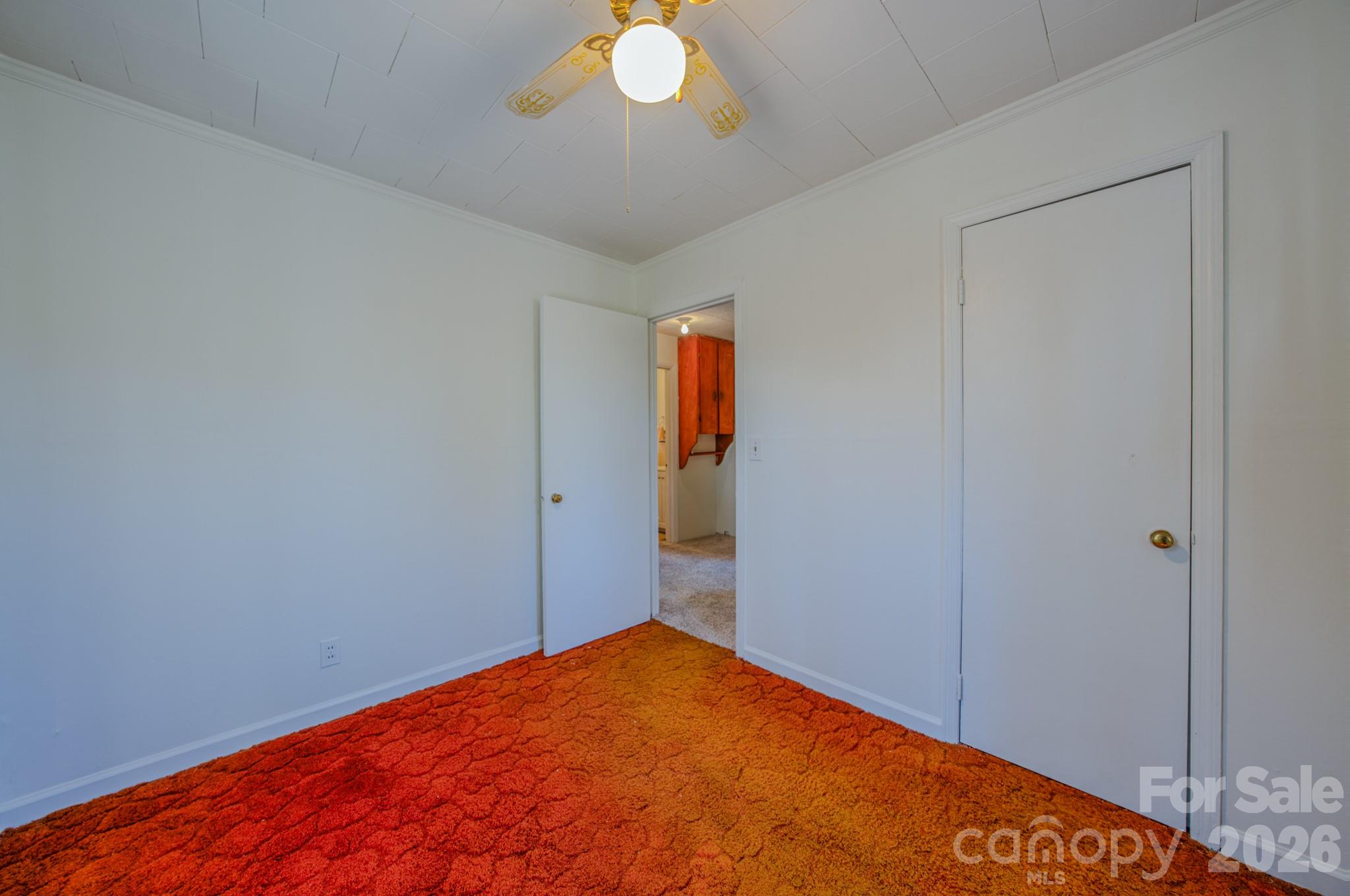 550 Saluda Street Property Photo 14