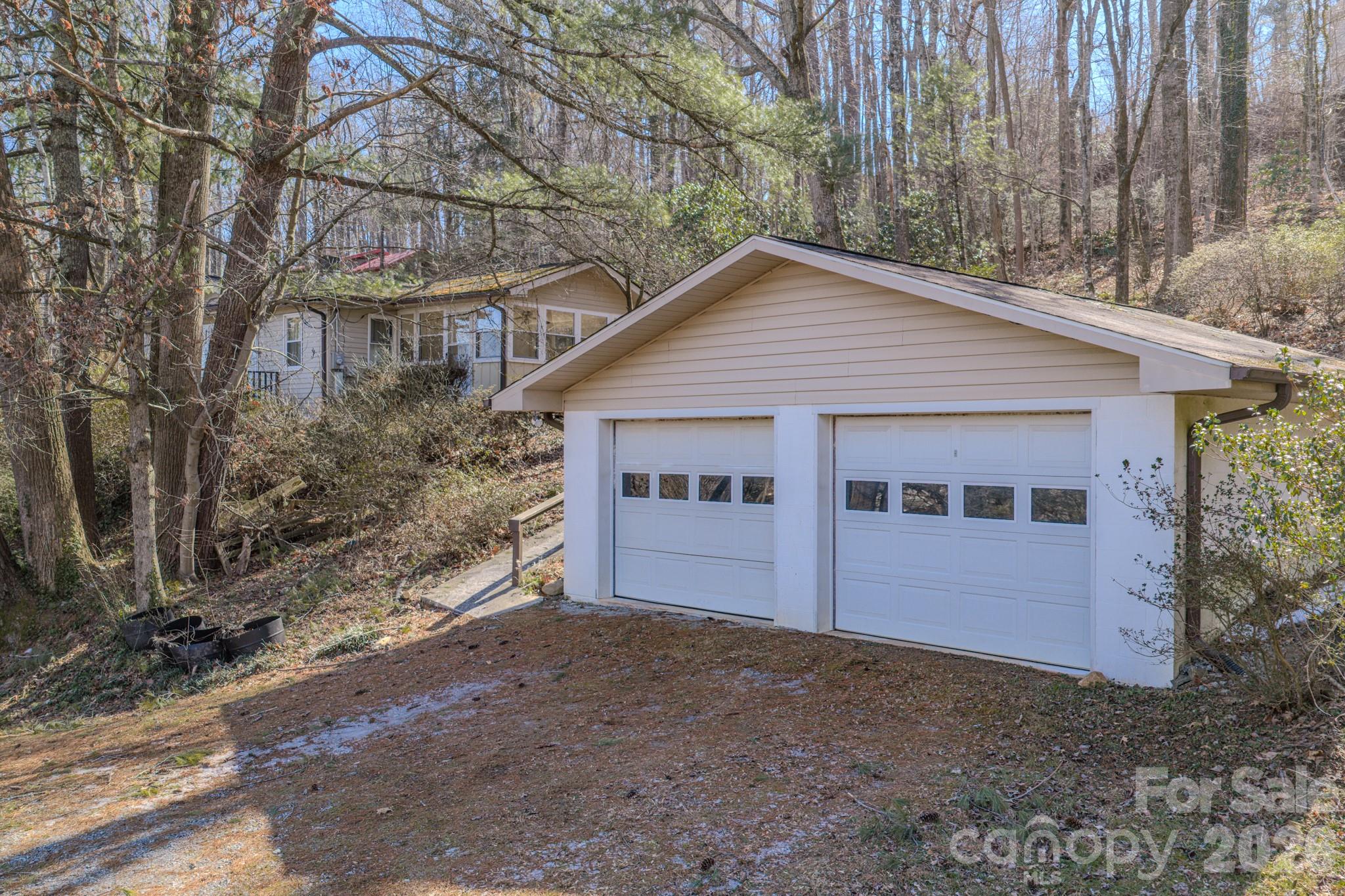 550 Saluda Street Property Photo 27