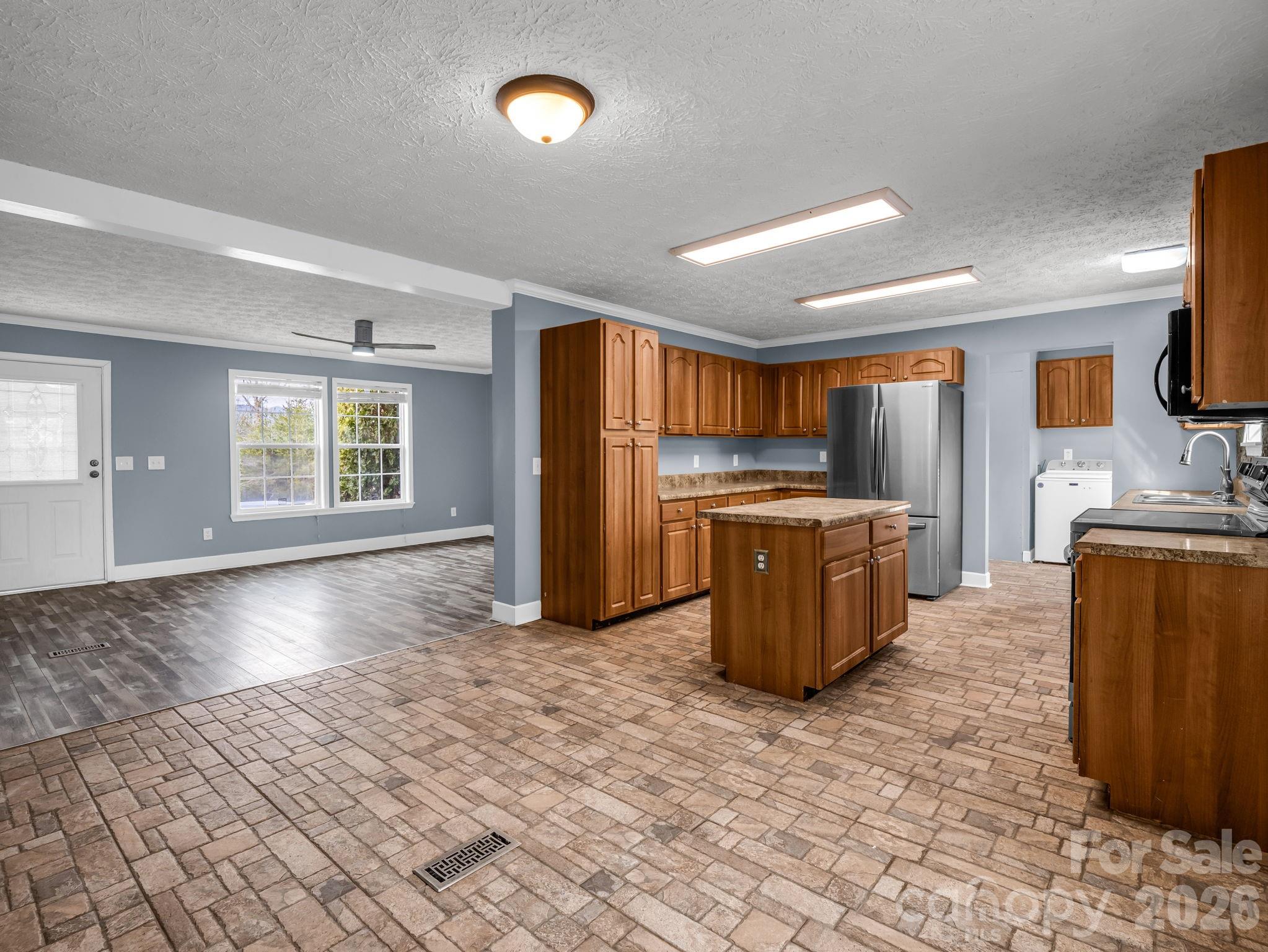 865 Boland Drive Property Photo 17