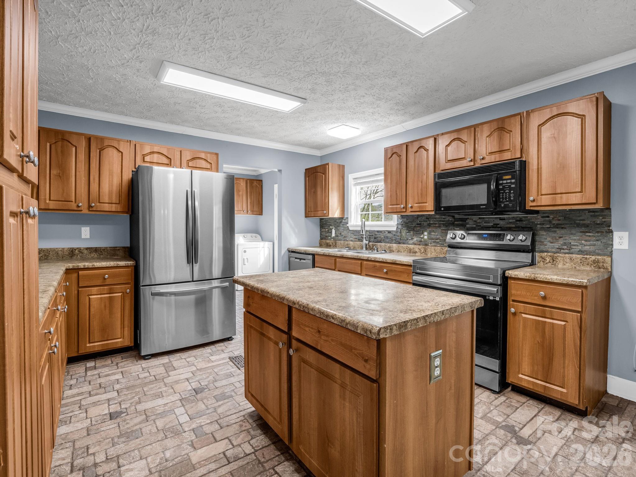 865 Boland Drive Property Photo 19