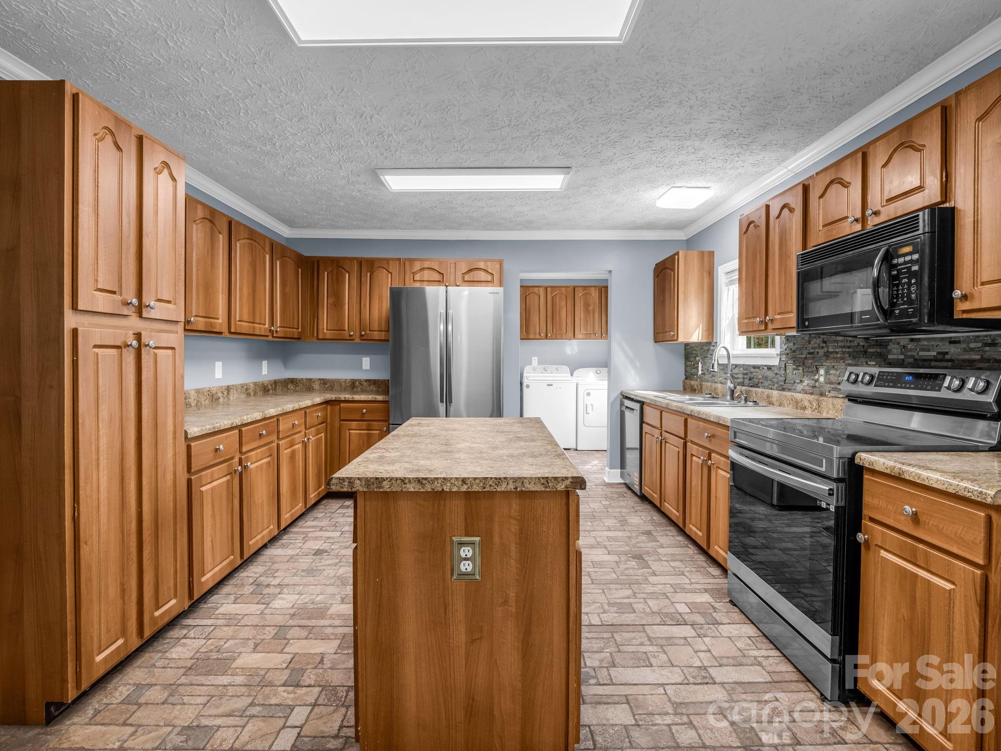 865 Boland Drive Property Photo 20