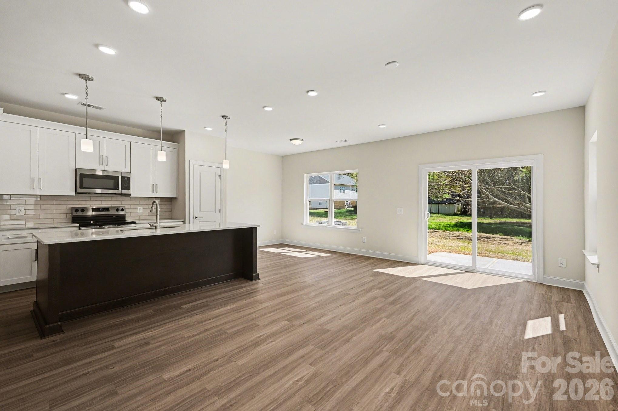 562 W Wilson Avenue Property Photo 2