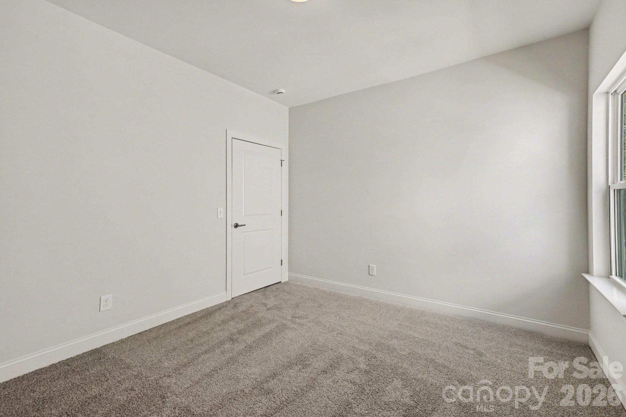 562 W Wilson Avenue Property Photo 21