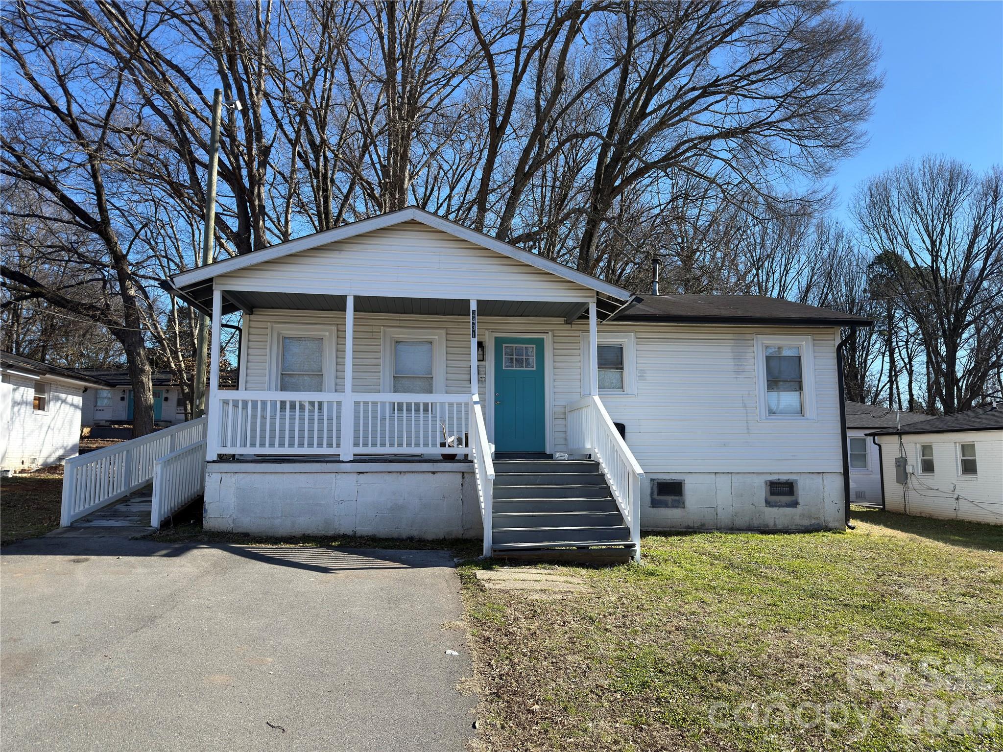 2431 Carmine Street Property Photo 1