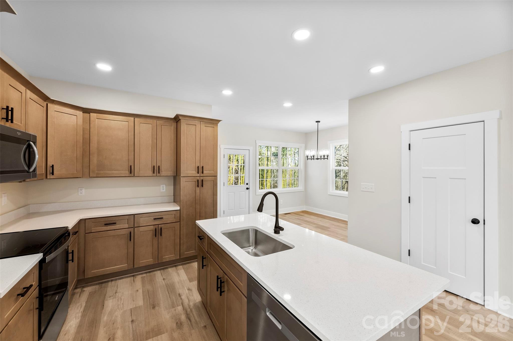 207 Putnam Street Property Photo 7