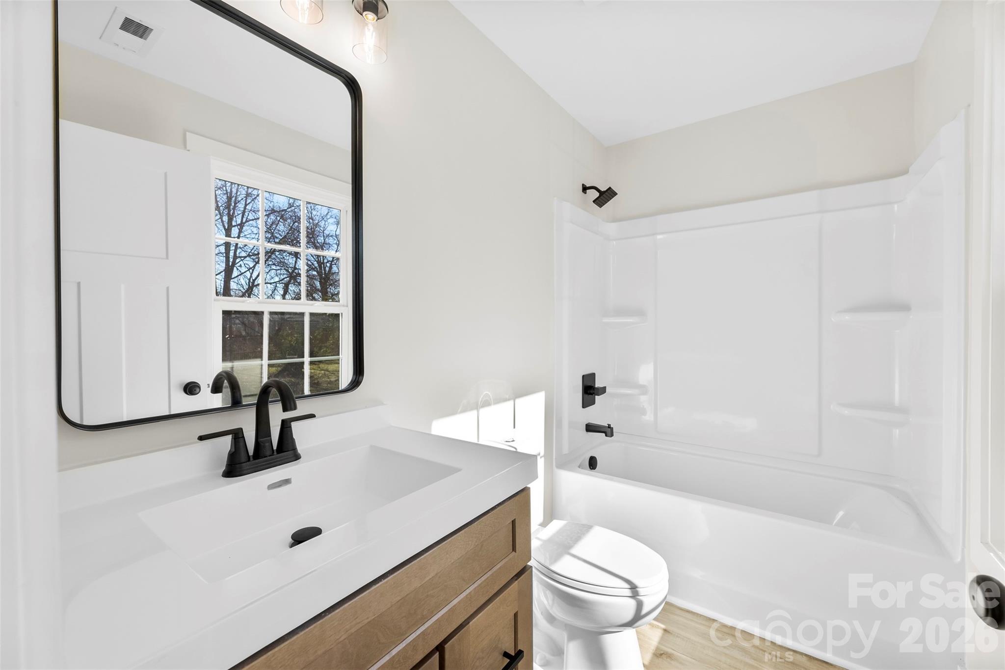 207 Putnam Street Property Photo 15
