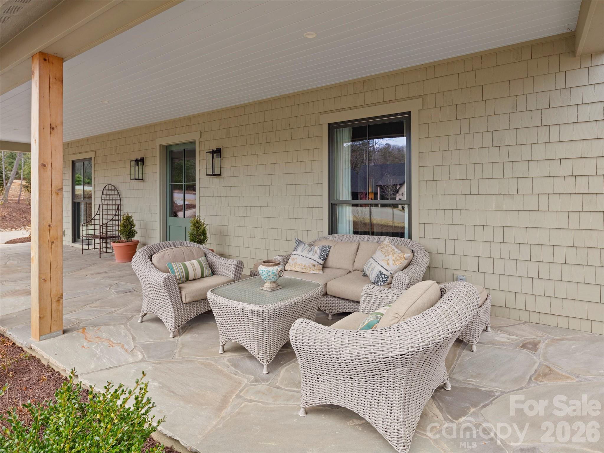 206 Kelmscott Lane Property Photo 8