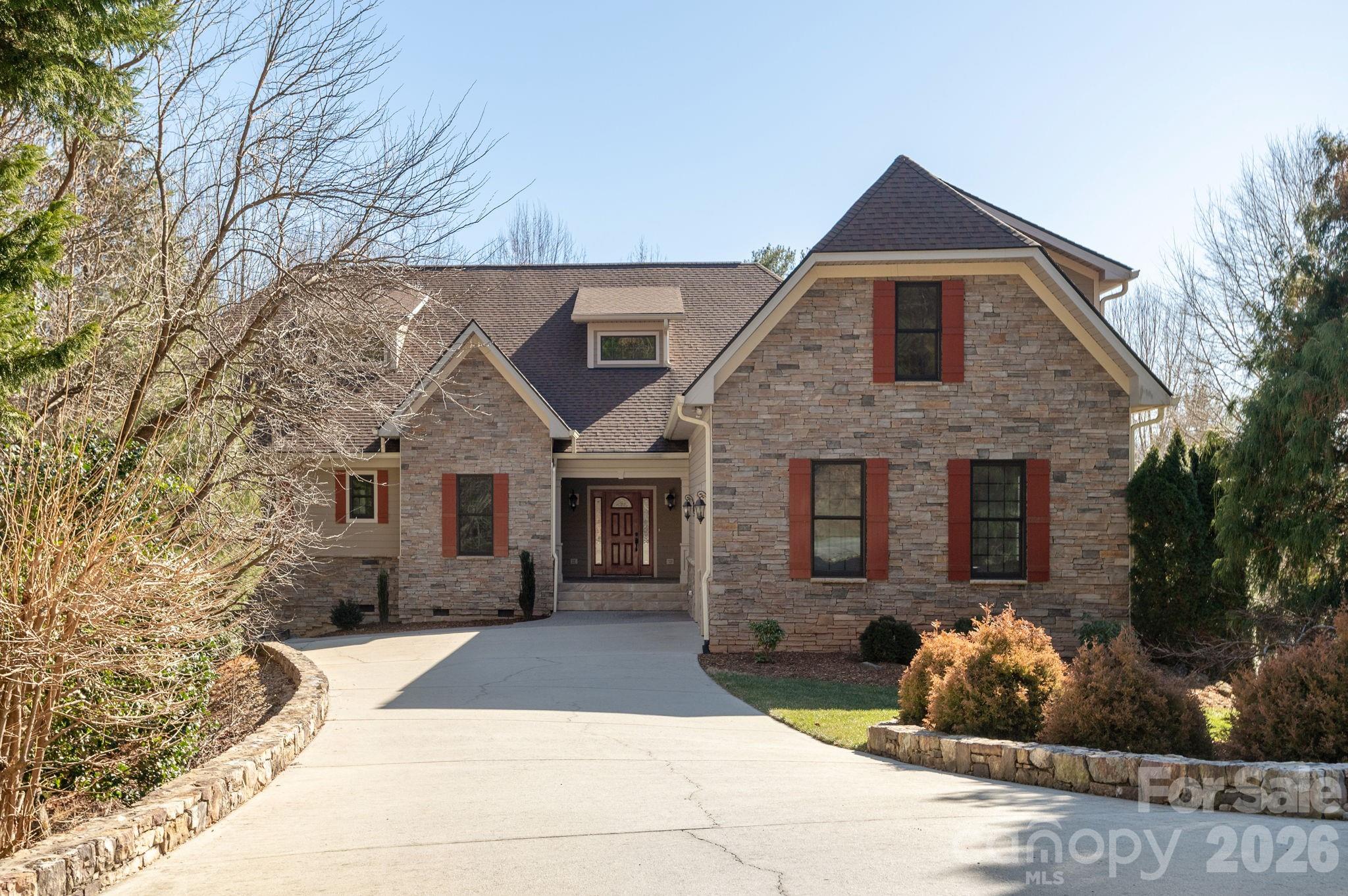 16 Winterberry Drive Property Photo 1