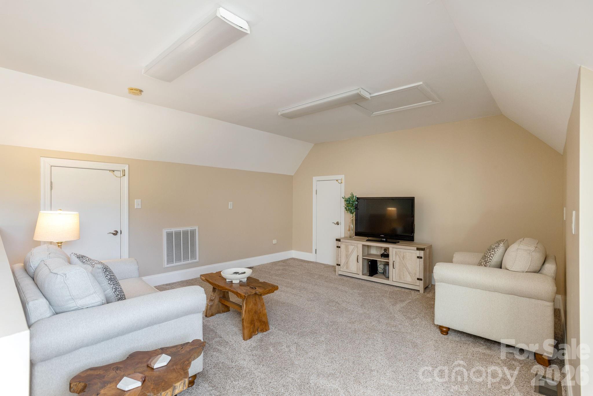 16 Winterberry Drive Property Photo 34