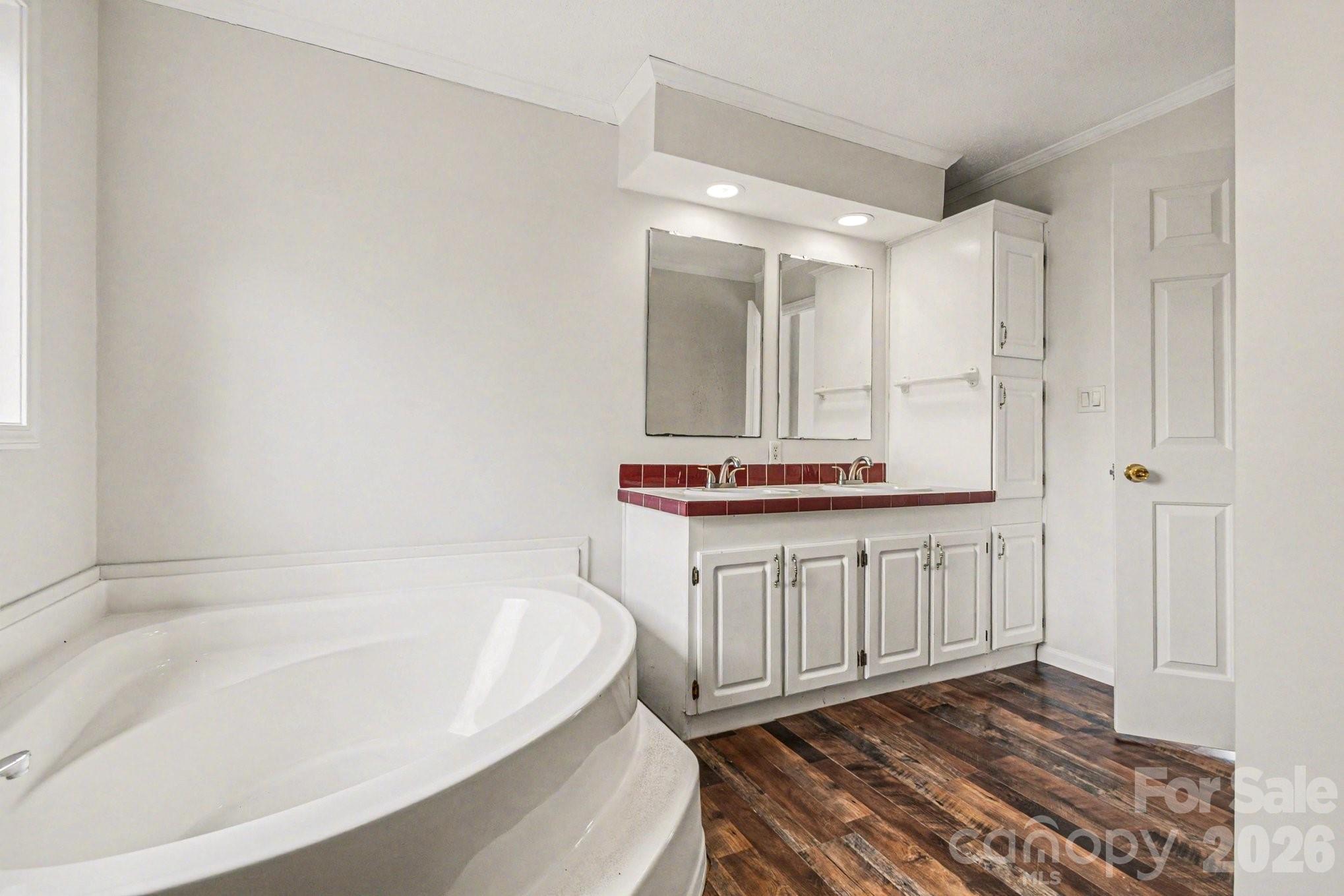 508 Bridgestone Lane Property Photo 18