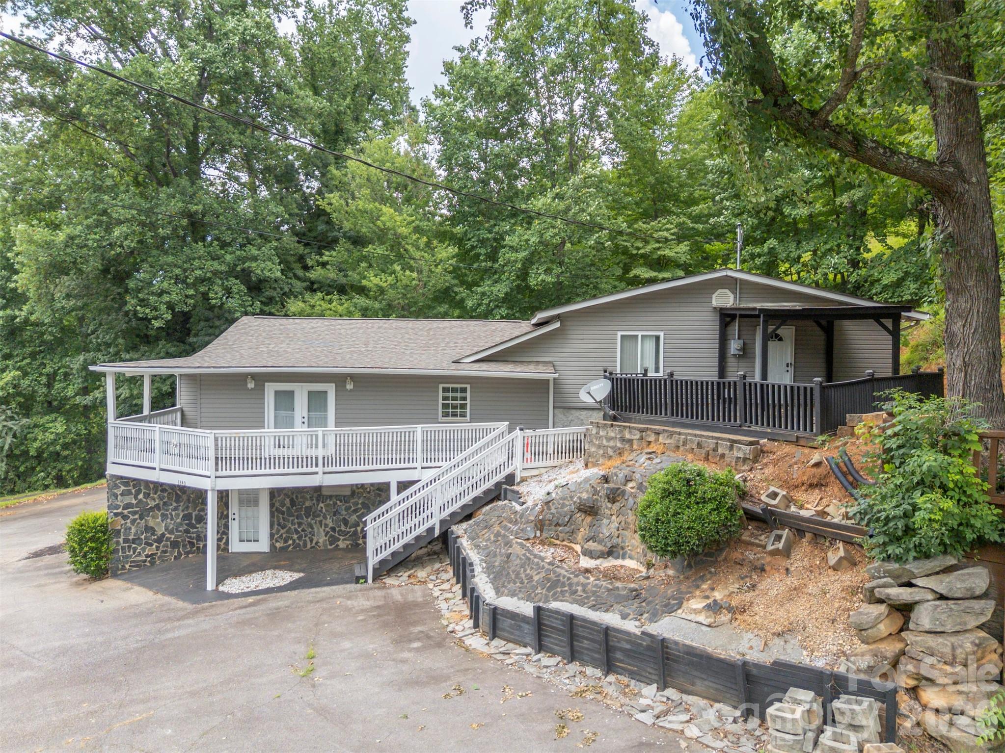 1840 Memorial Highway Property Photo 2