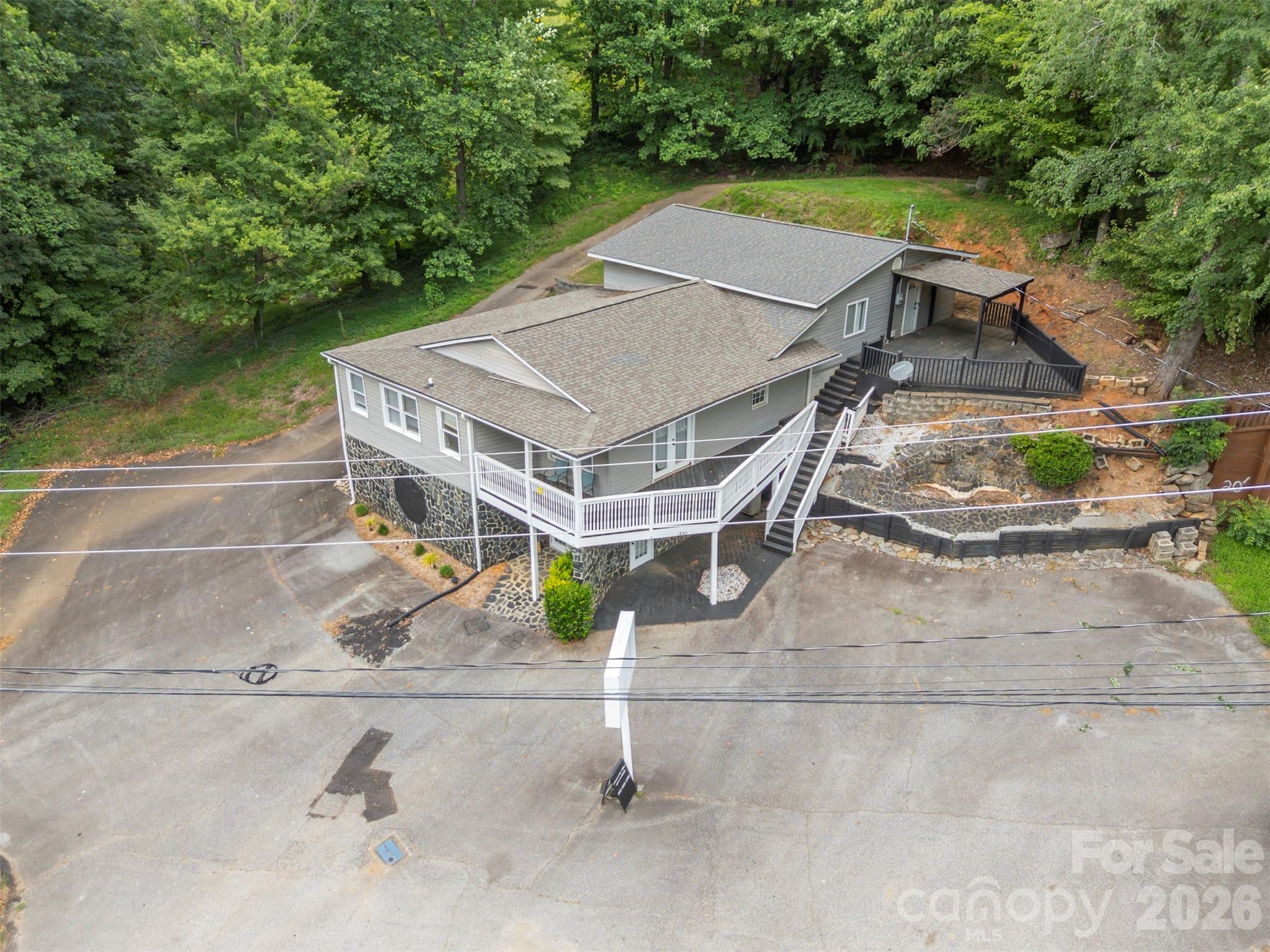 1840 Memorial Highway Property Photo 6