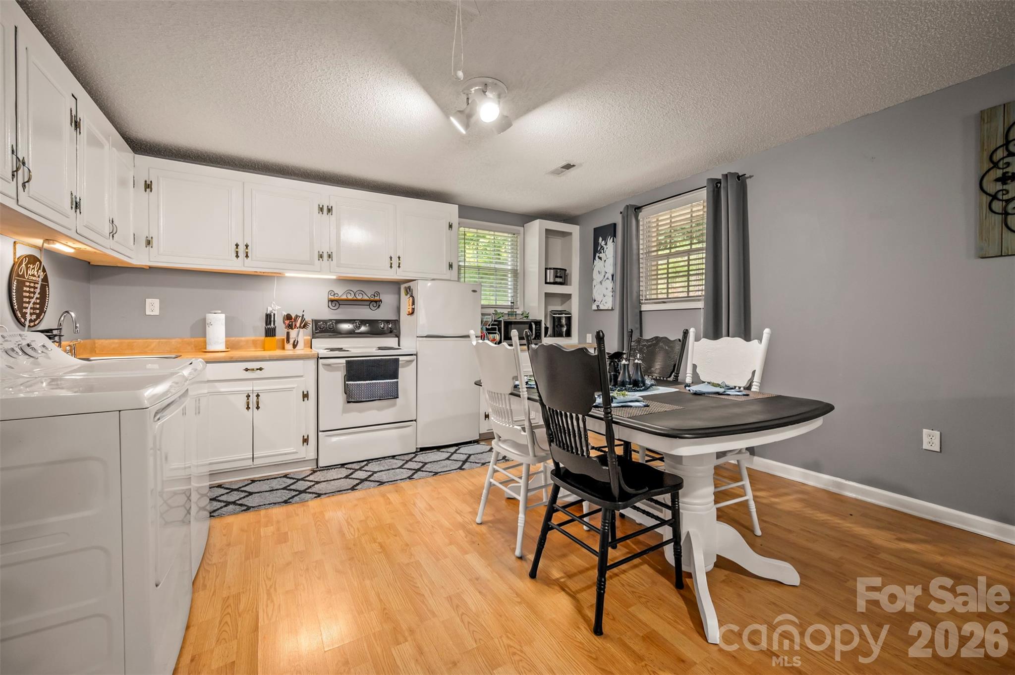 1840 Memorial Highway Property Photo 15