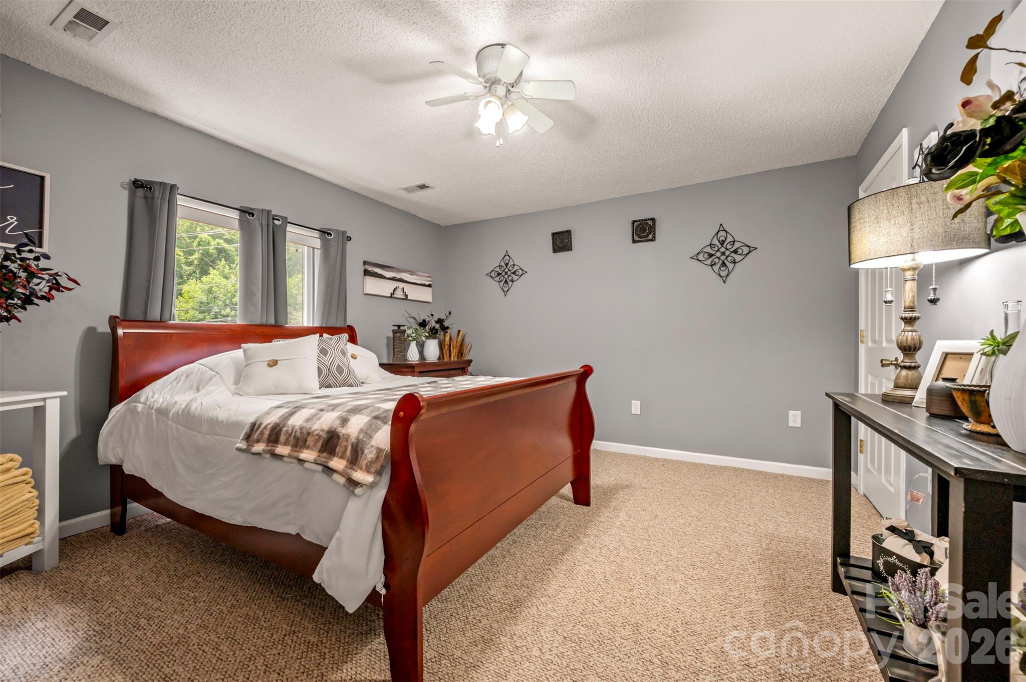 1840 Memorial Highway Property Photo 18