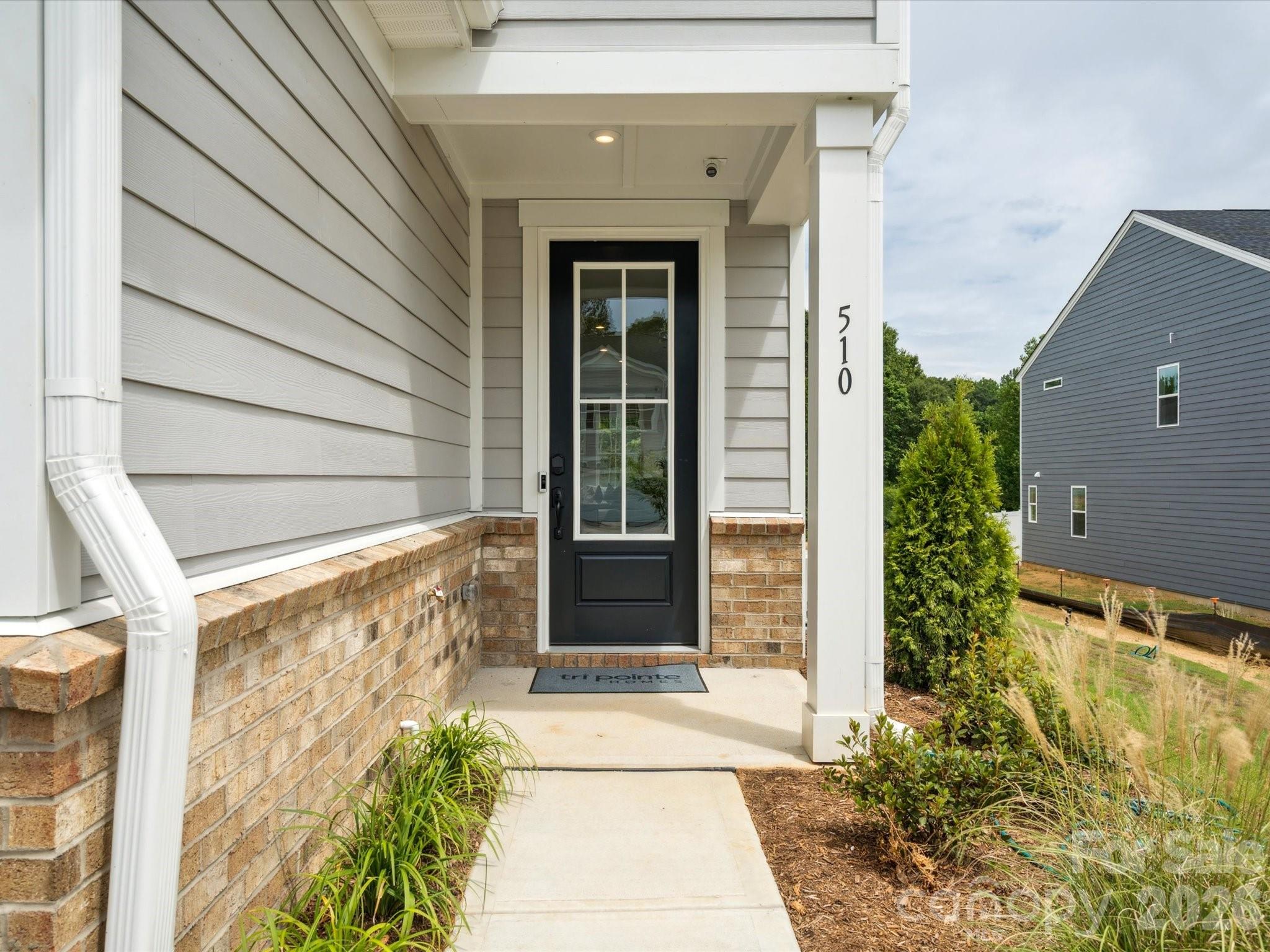 623 Webster Lane Property Photo 2