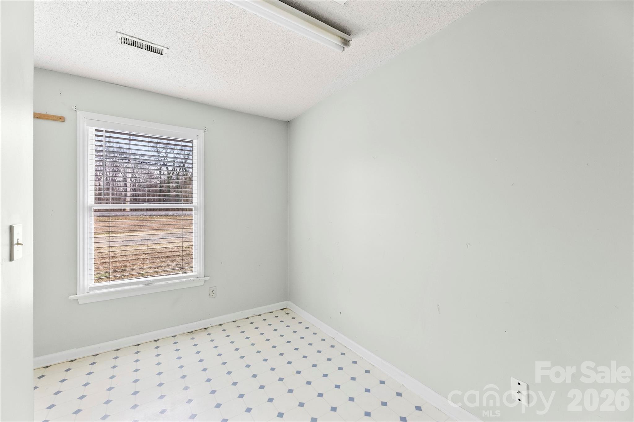 3835 Beaty Road Property Photo 11