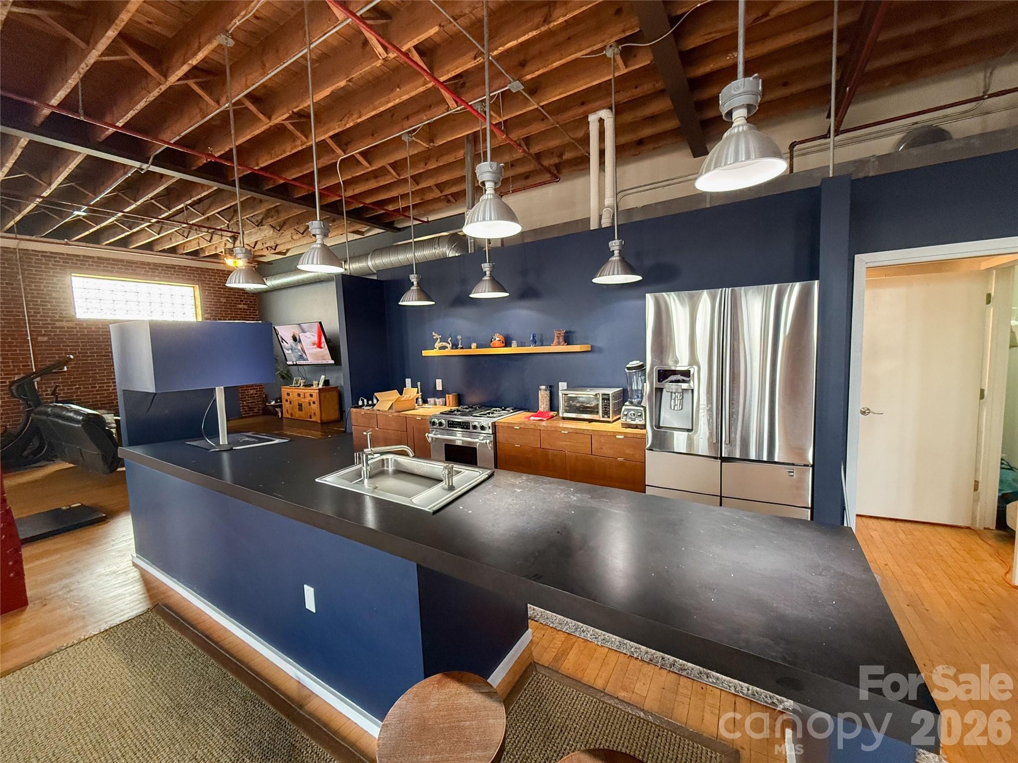 122 E Innes Street Property Photo 1
