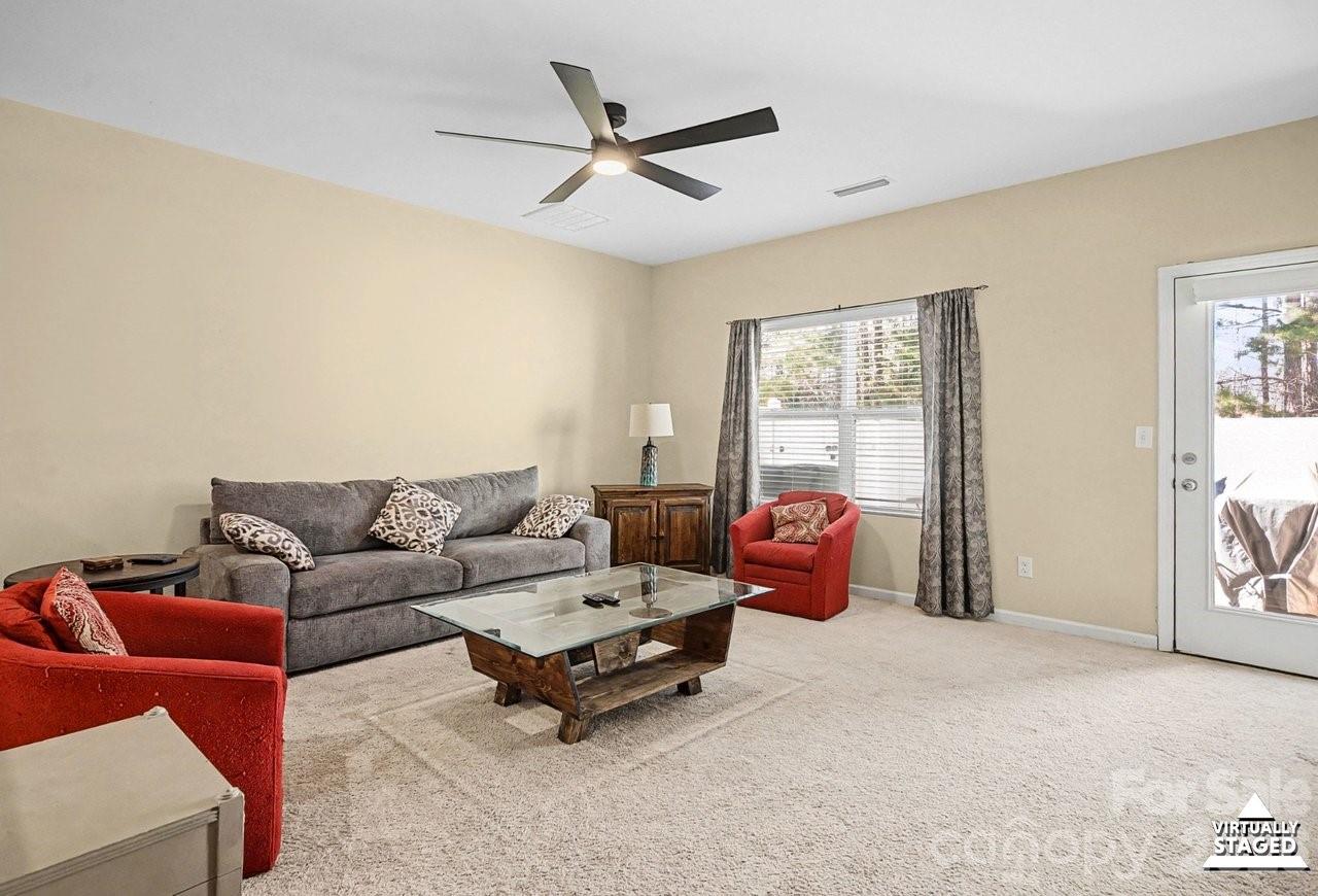 4806 Tradd Circle Property Photo 8