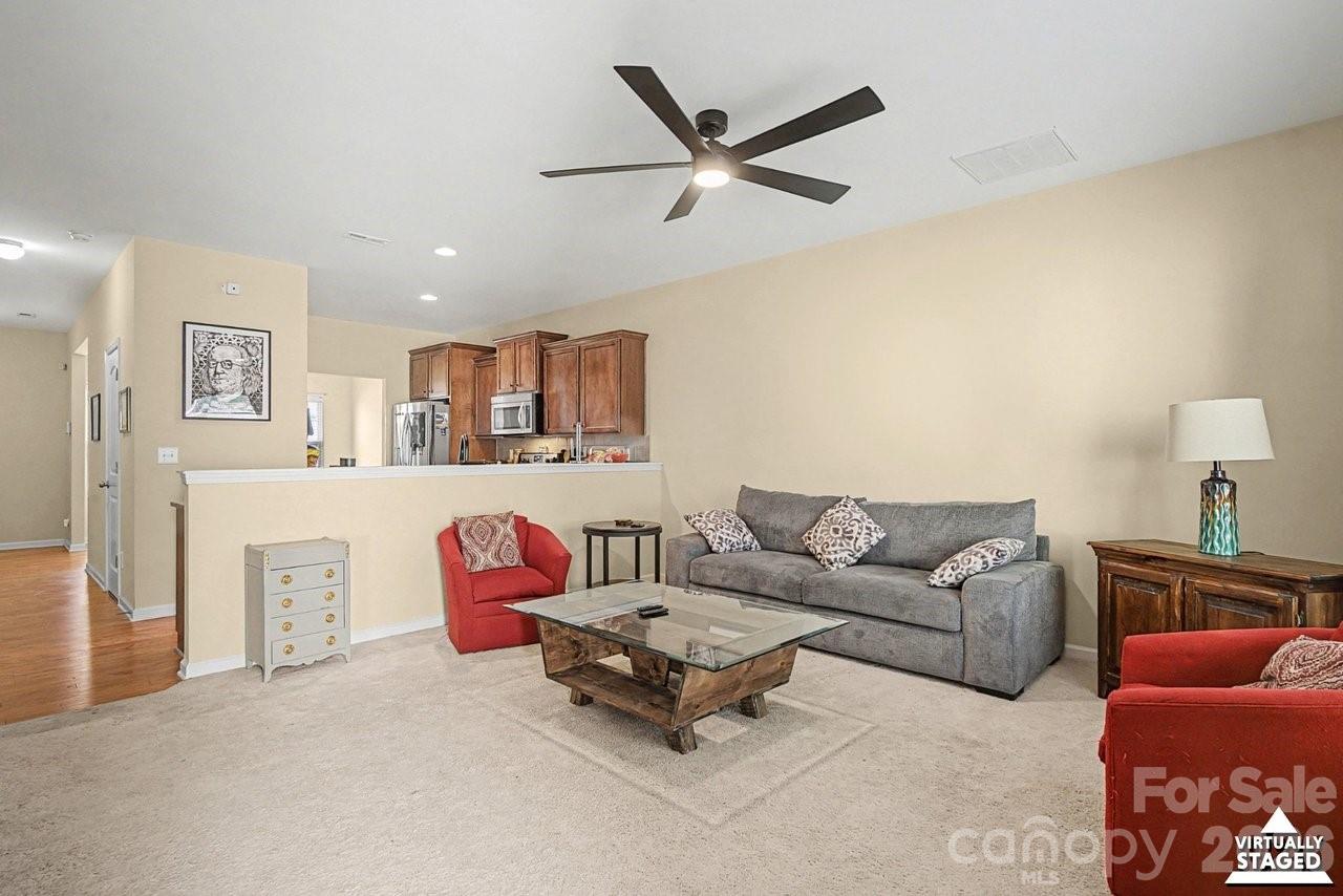 4806 Tradd Circle Property Photo 9