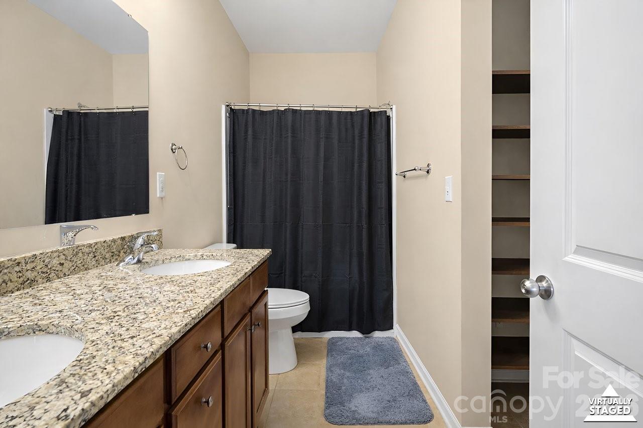 4806 Tradd Circle Property Photo 11