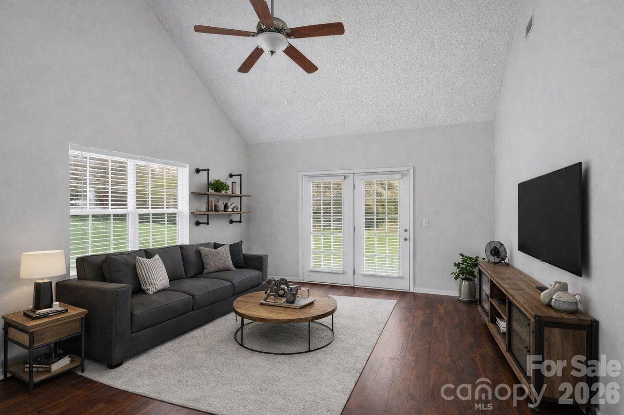8221 Christmas Court Property Photo 31