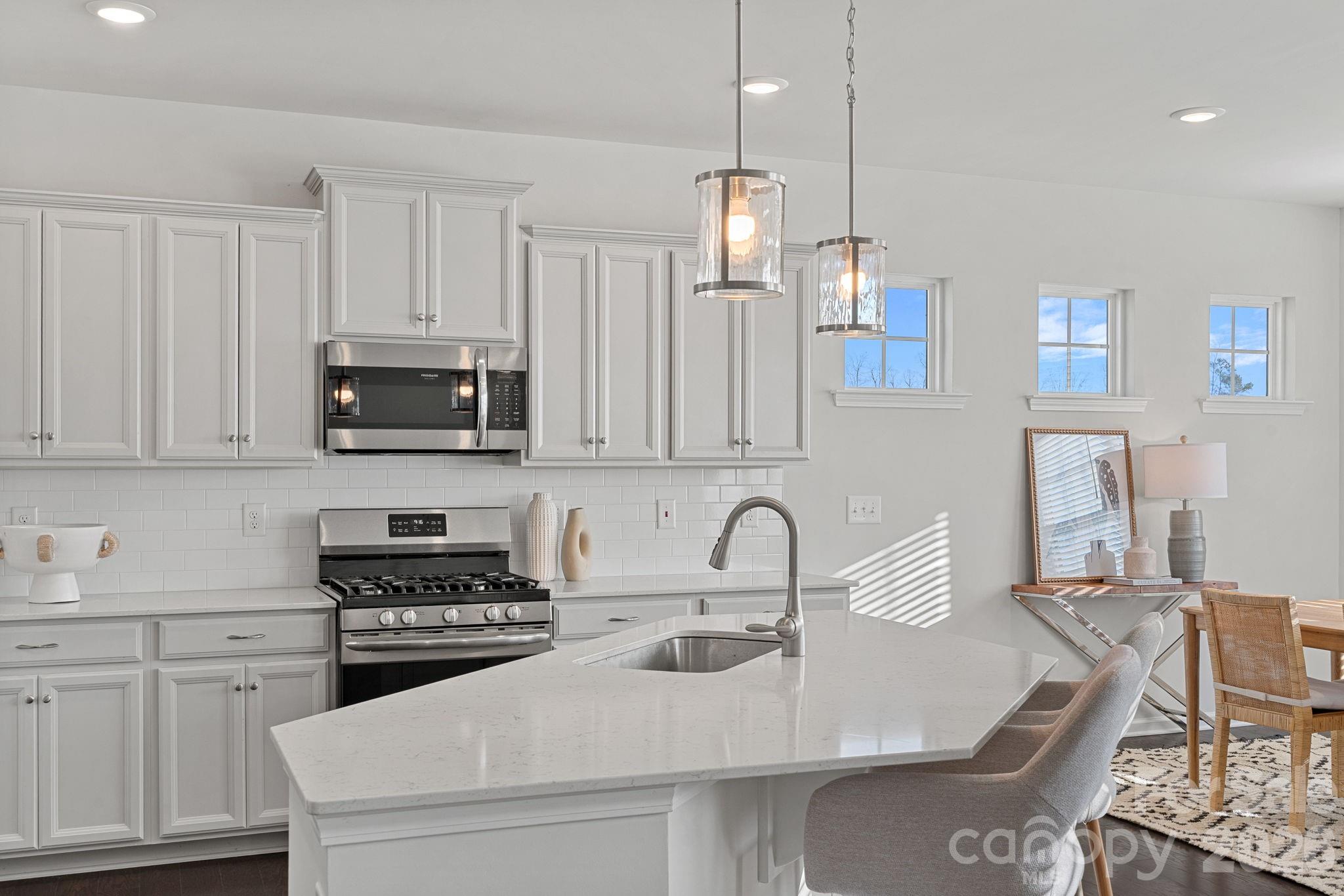 17519 Snug Harbor Road Property Photo 4