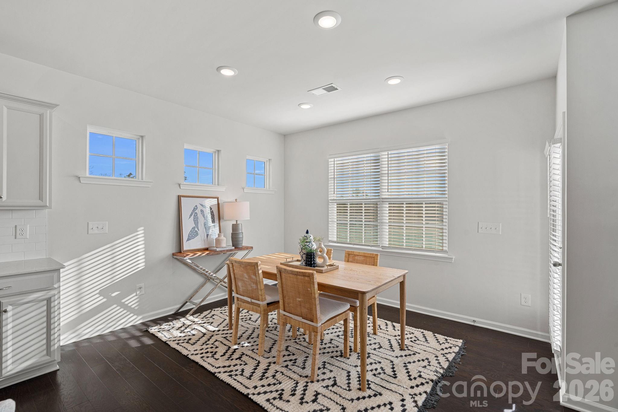 17519 Snug Harbor Road Property Photo 8