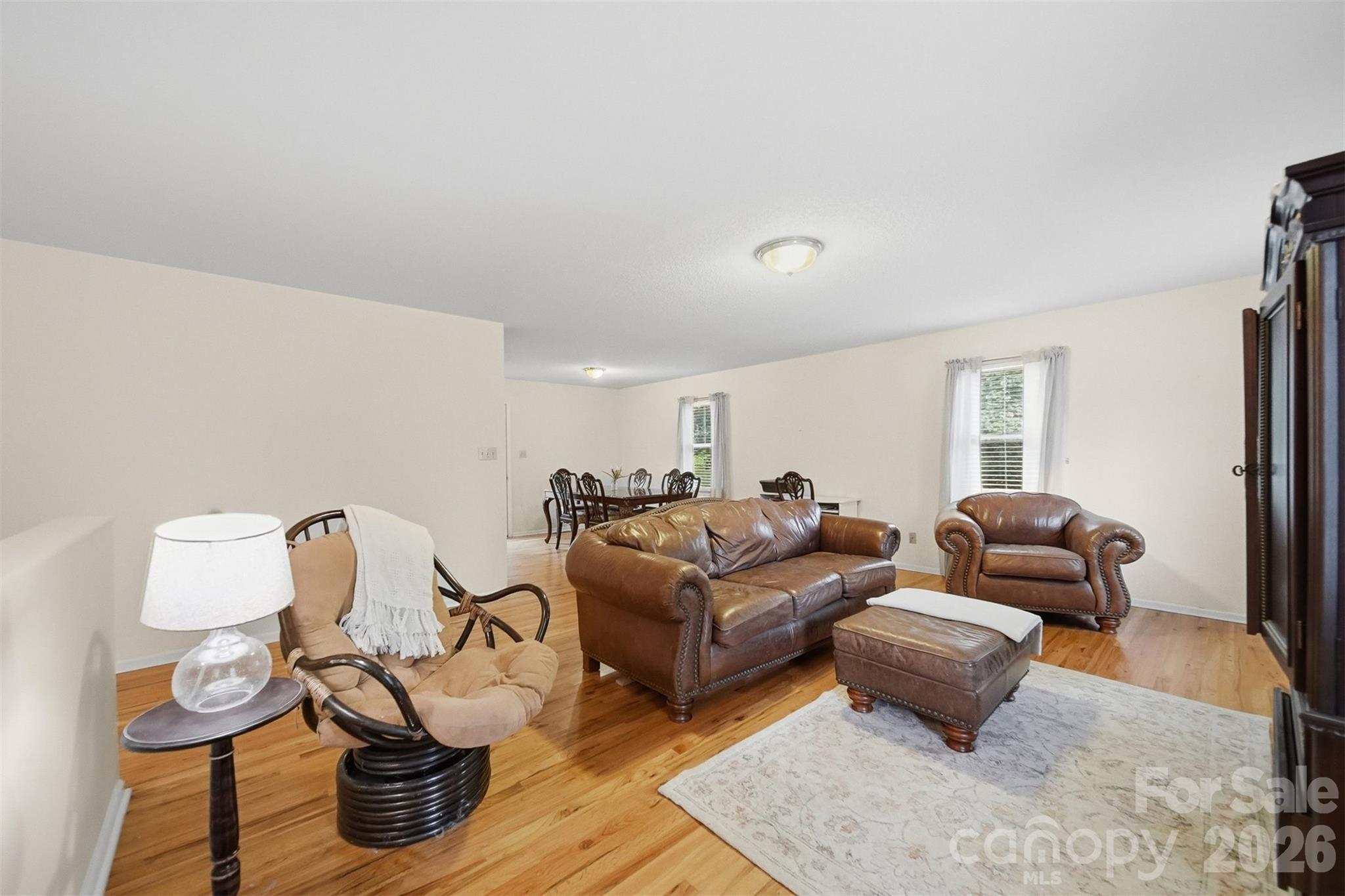 3882 Shadowood Drive Property Photo 3