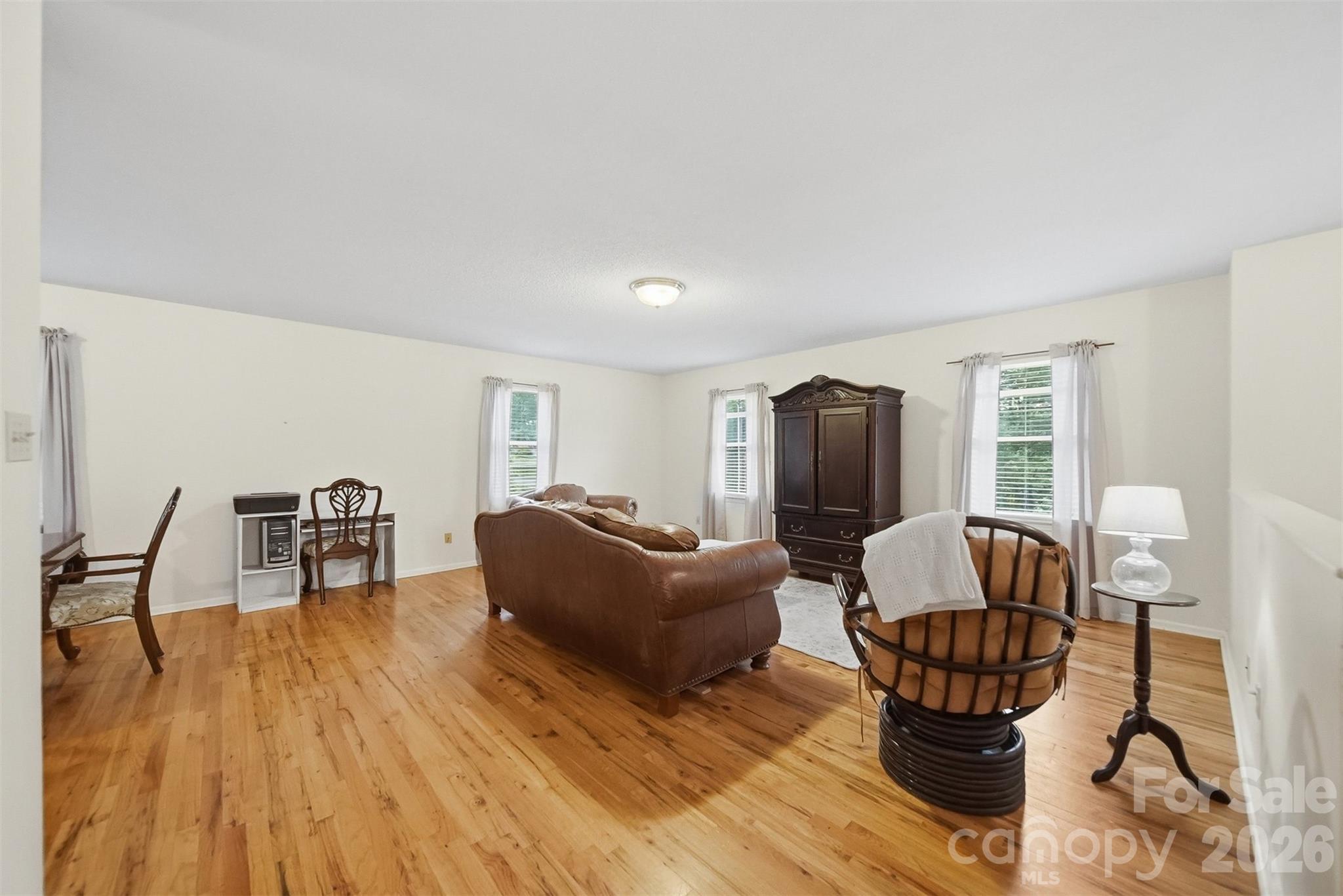 3882 Shadowood Drive Property Photo 4
