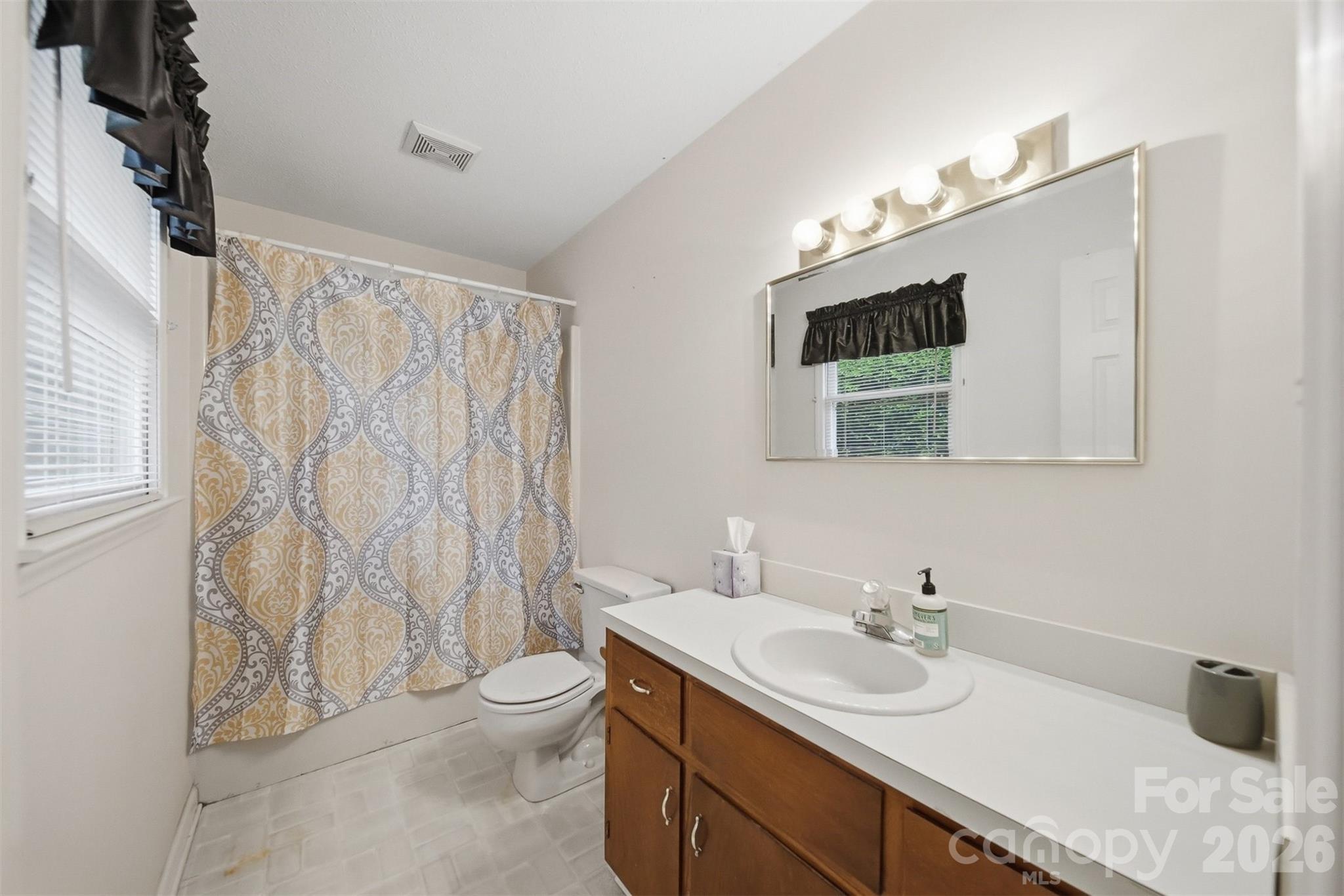 3882 Shadowood Drive Property Photo 18