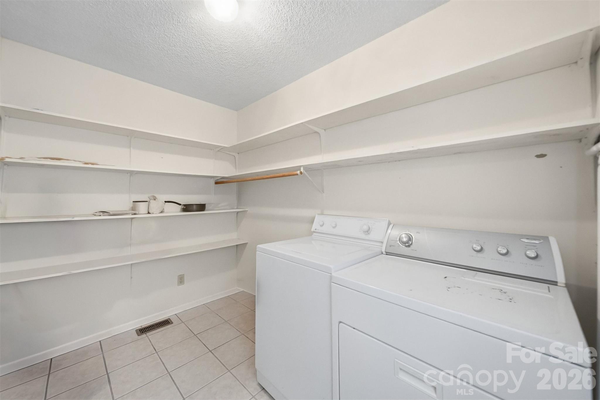 3882 Shadowood Drive Property Photo 22