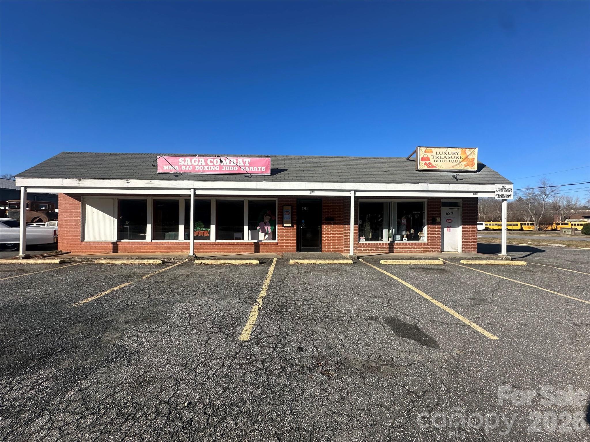 625 N Aspen Street Property Photo 2