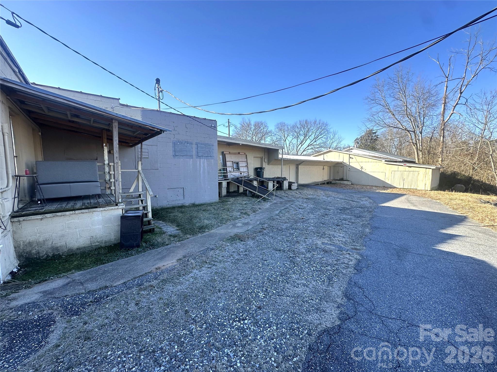 625 N Aspen Street Property Photo 4