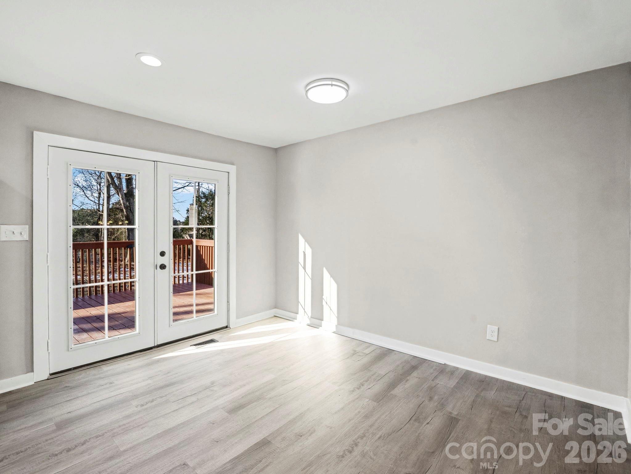 944 Woodland Drive Property Photo 18