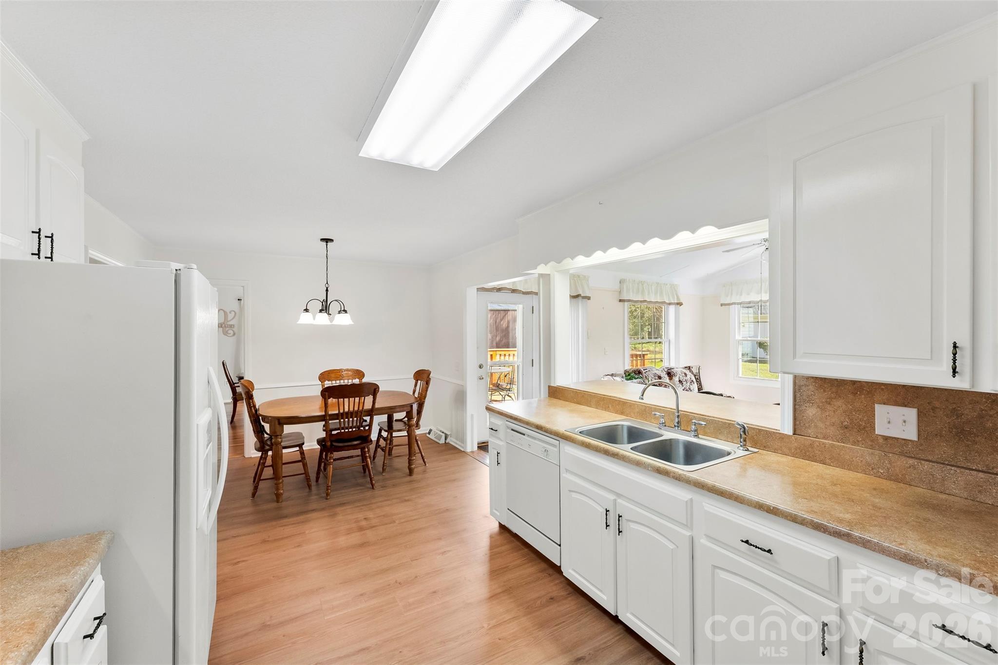 1347 Meadow Lakes Road Property Photo 11