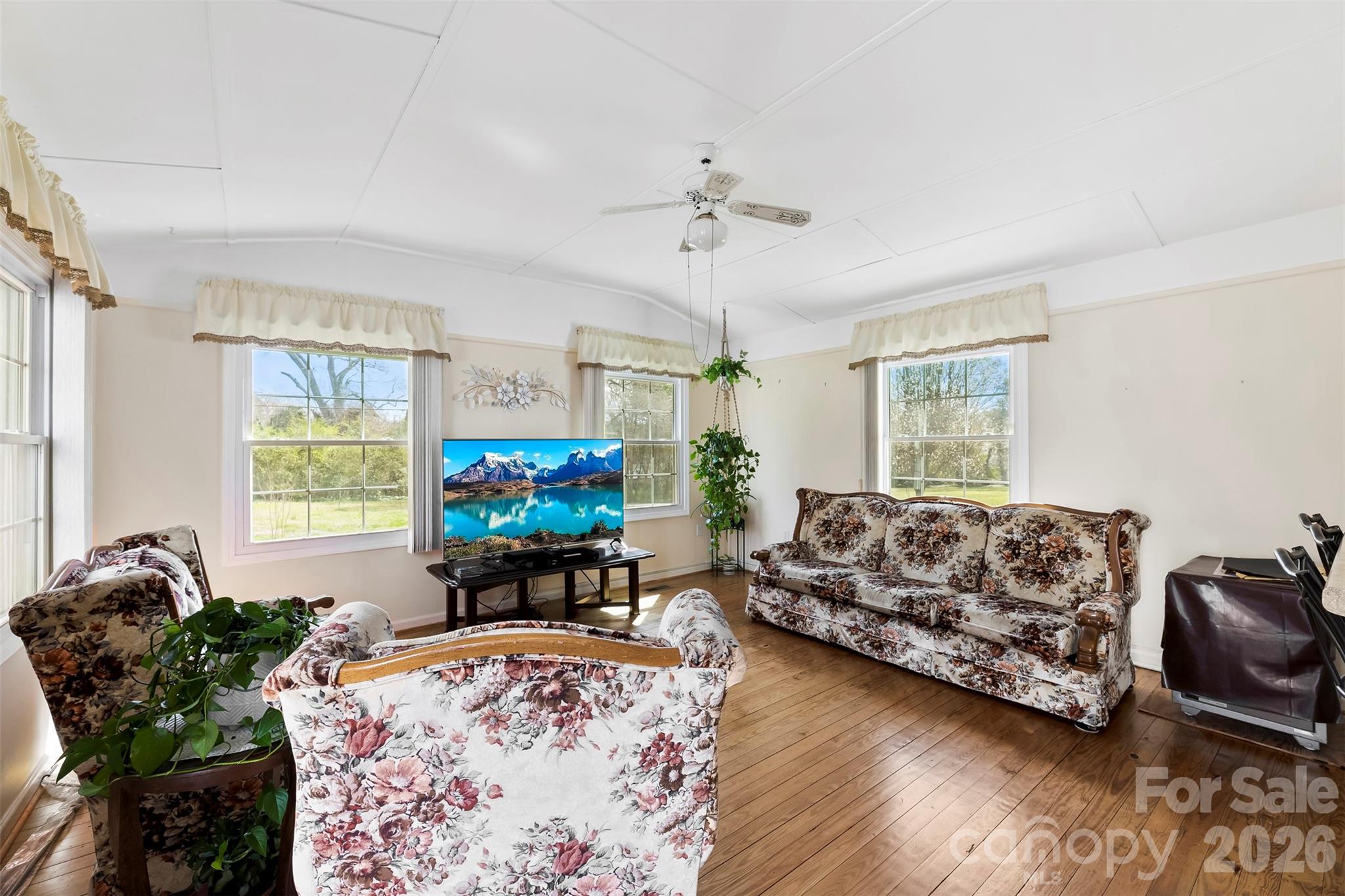1347 Meadow Lakes Road Property Photo 13