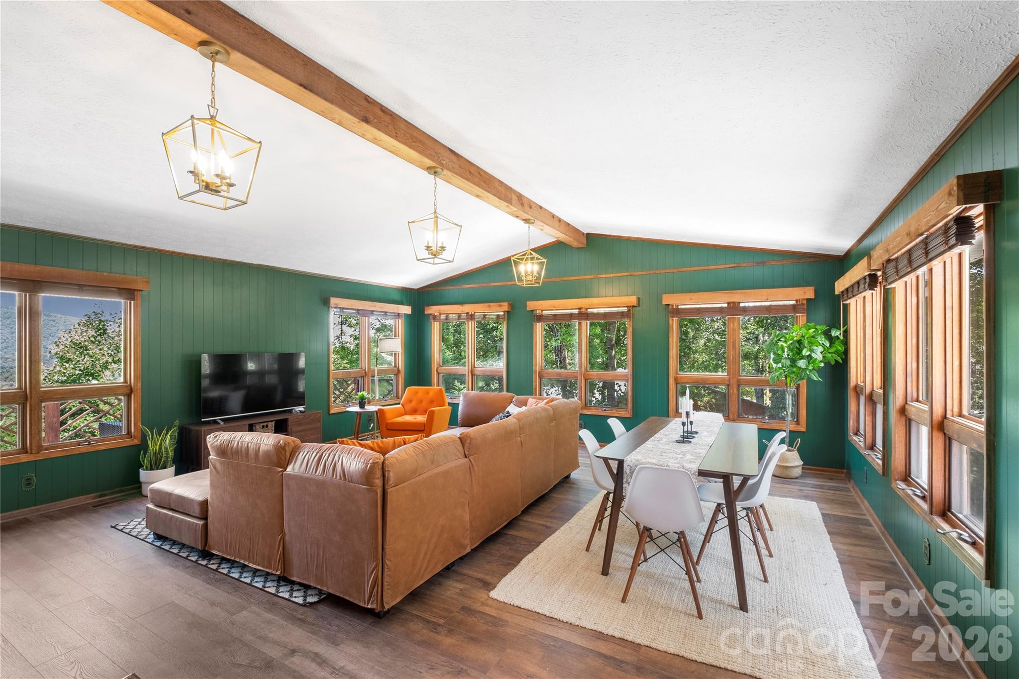 5545 Pine Ridge Drive Property Photo 4