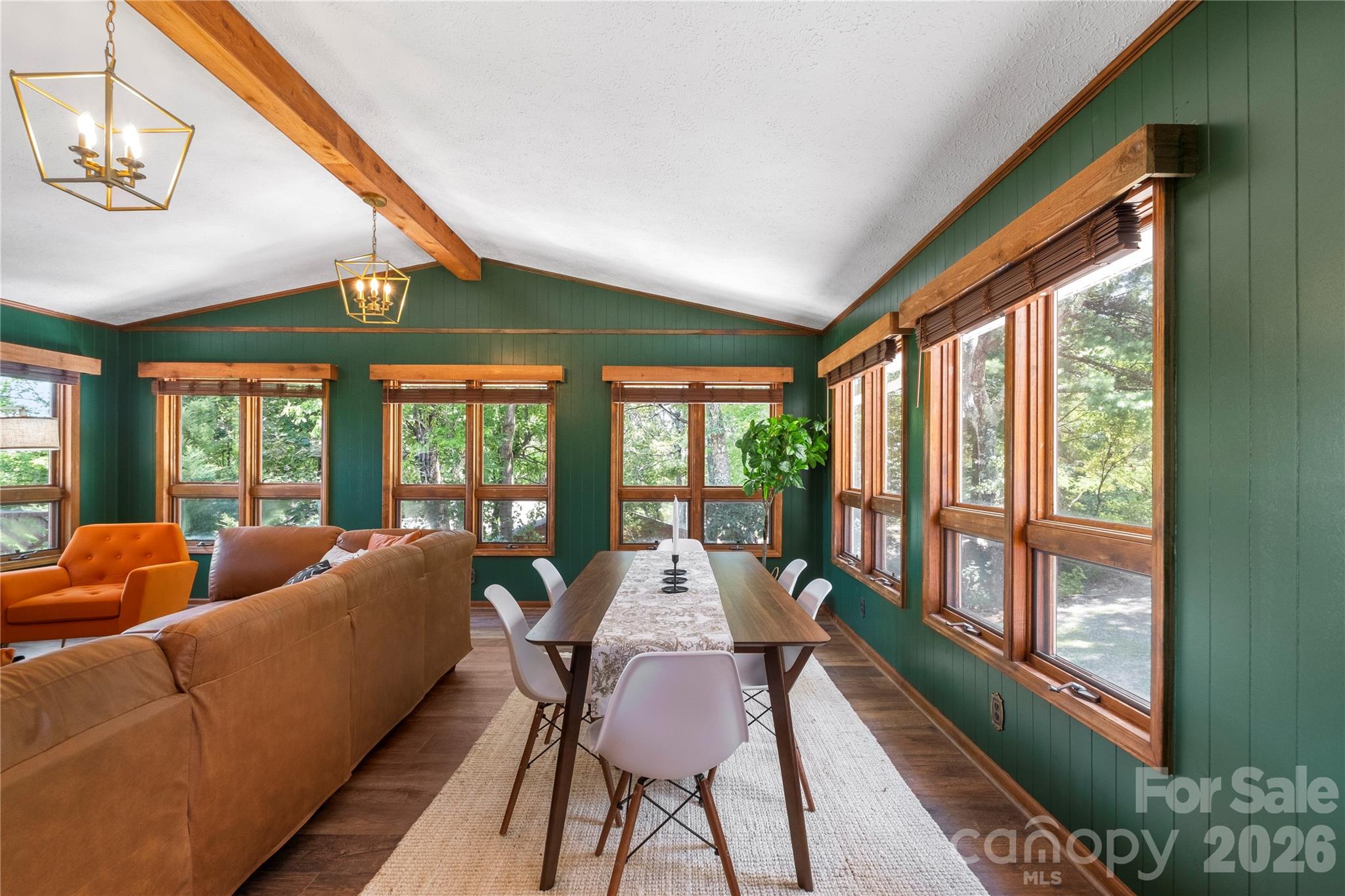 5545 Pine Ridge Drive Property Photo 6