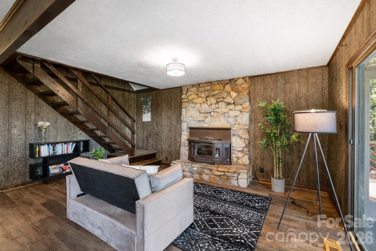 5545 Pine Ridge Drive Property Photo 11