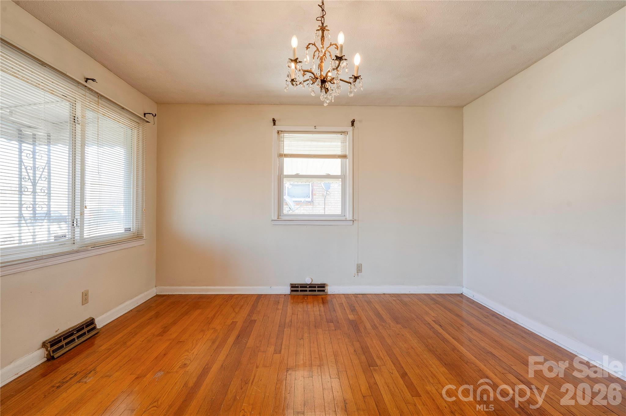311 Best Street Property Photo 6